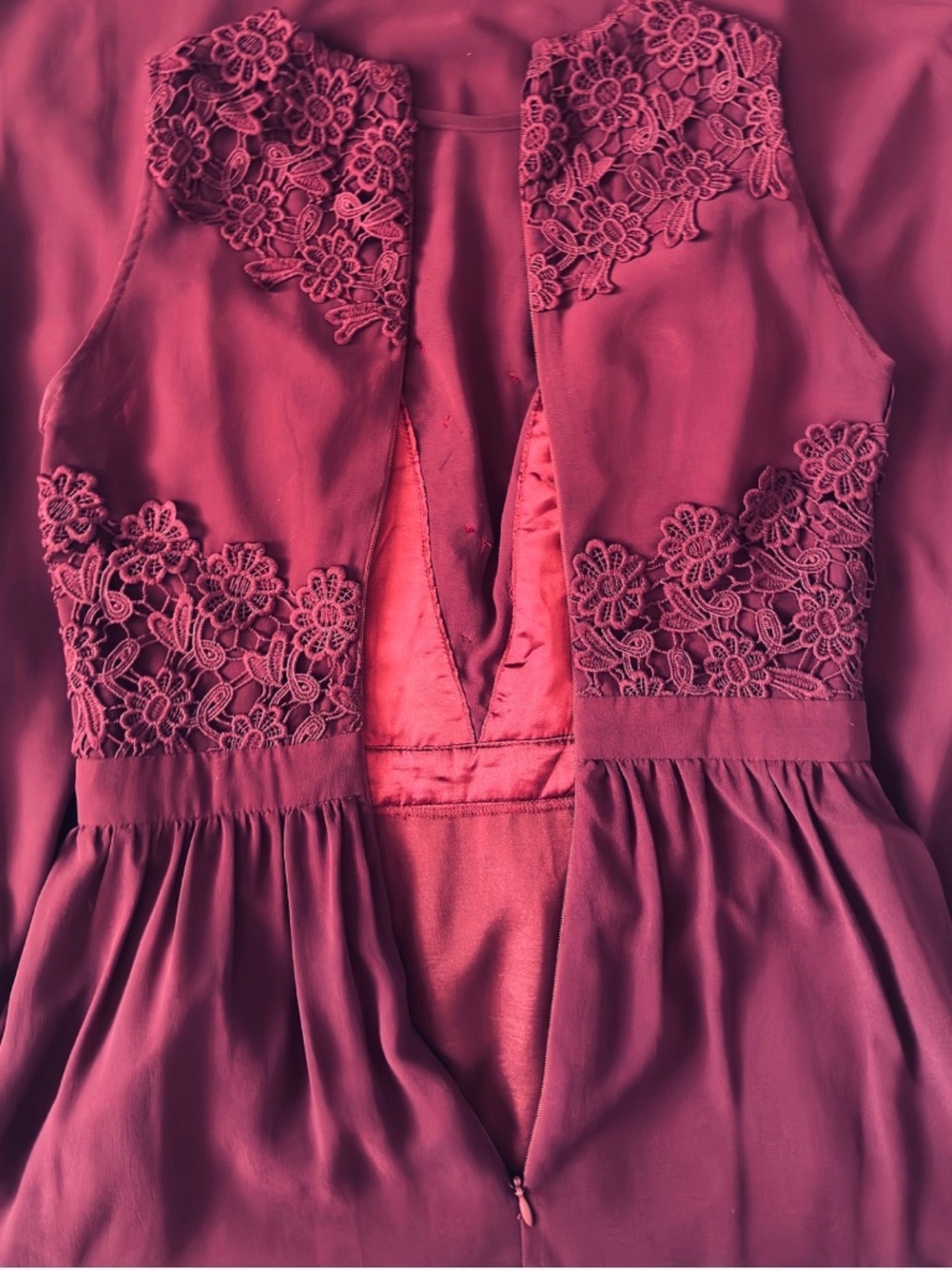 Chi Chi London - Tiffy - Plunge Illusion Lace Chiffon Gown - Burgundy - Size 4 - Picture 5 of 12